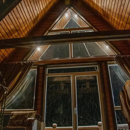 A-frame Strimba Feriehus Verkhnyaya Rozhanka